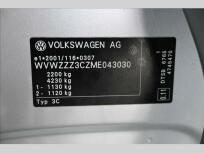 Volkswagen Passat 2,0 TDi 110kW DSG Business Zár